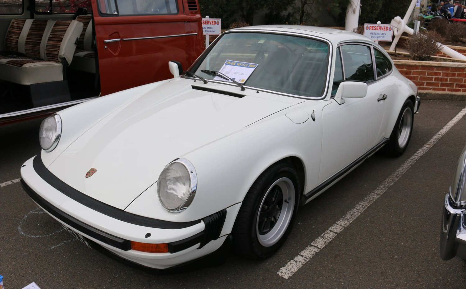 Porsche 911 Porsche 911 Targa (F) (1973 - 1989) generation specs and photo