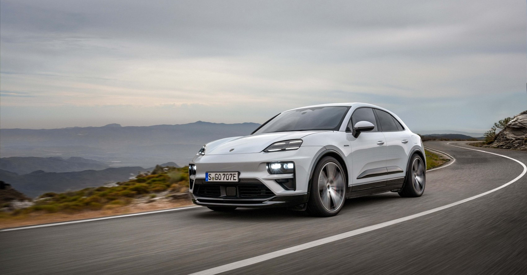 Porsche Macan Turbo 100 kWh (639 Hp) (2024 -) engine and specifications