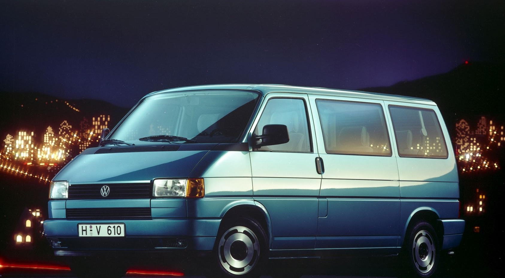 Volkswagen Caravelle Volkswagen Caravelle (T3) (1990 - 1995) jenerasyonu özellikleri ve görseli
