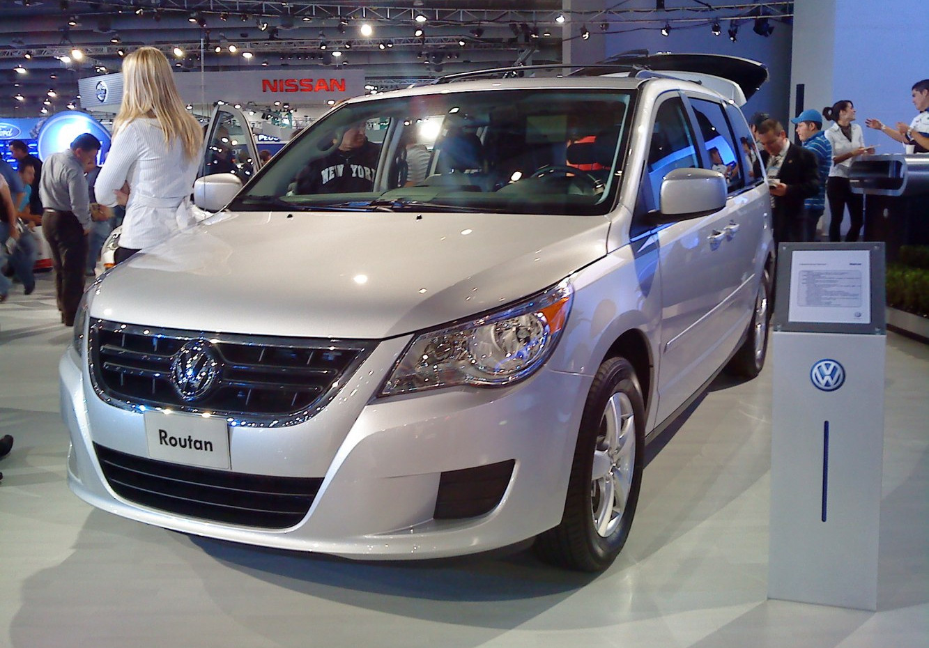 Volkswagen Routan Volkswagen Routan (2008 - 2013) jenerasyonu özellikleri ve görseli