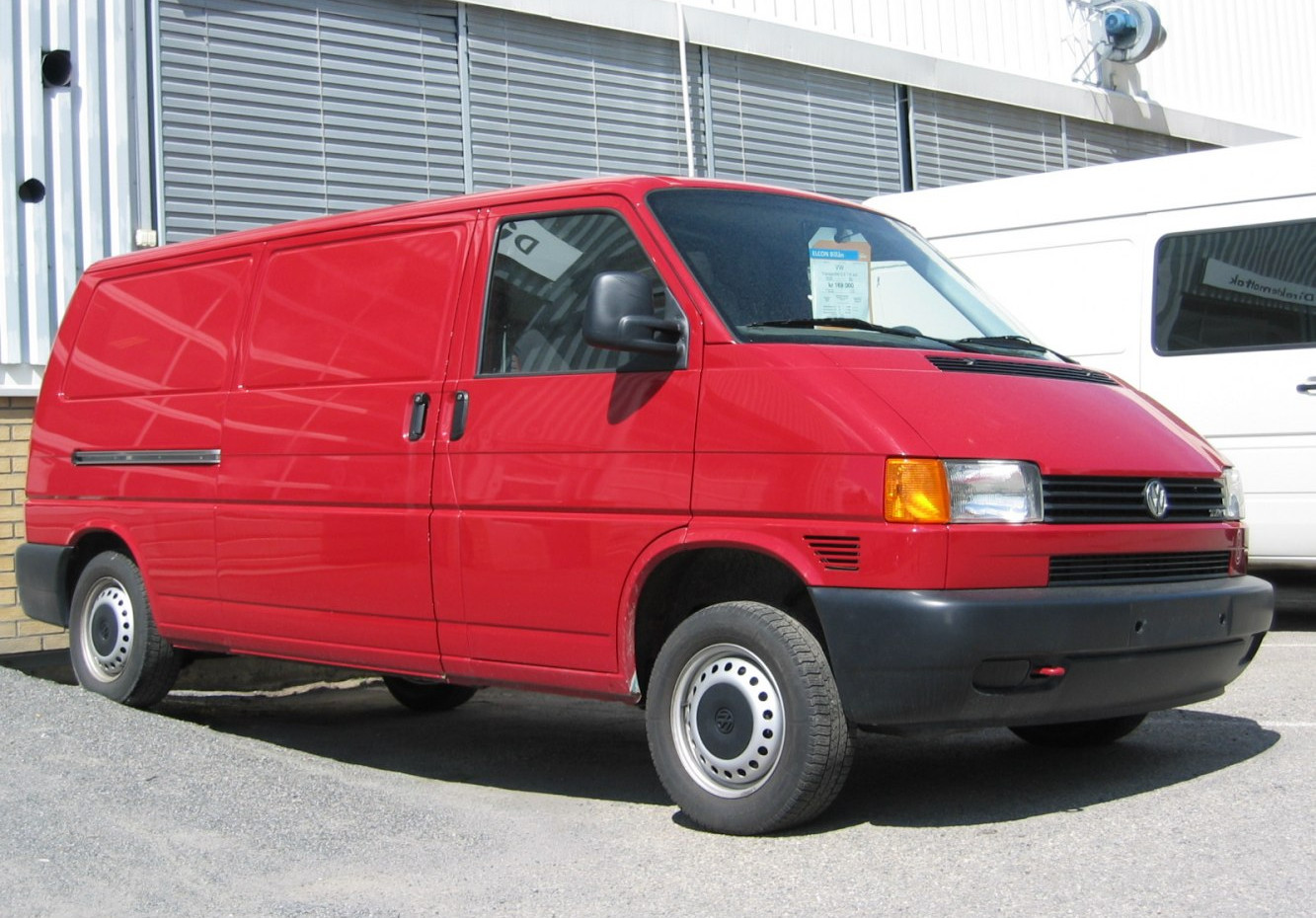 Volkswagen Transporter 2.0 (84 Hp) L2H2 (1996 - 2003) motor y ficha técnica
