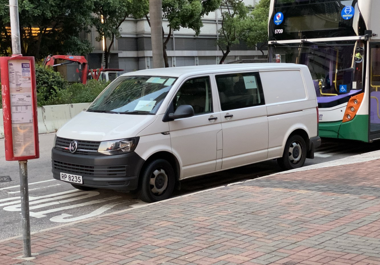 Volkswagen Transporter 2.0 TDI (114 Hp) L2H1 (2016 - 2019) Motor und Technische Daten