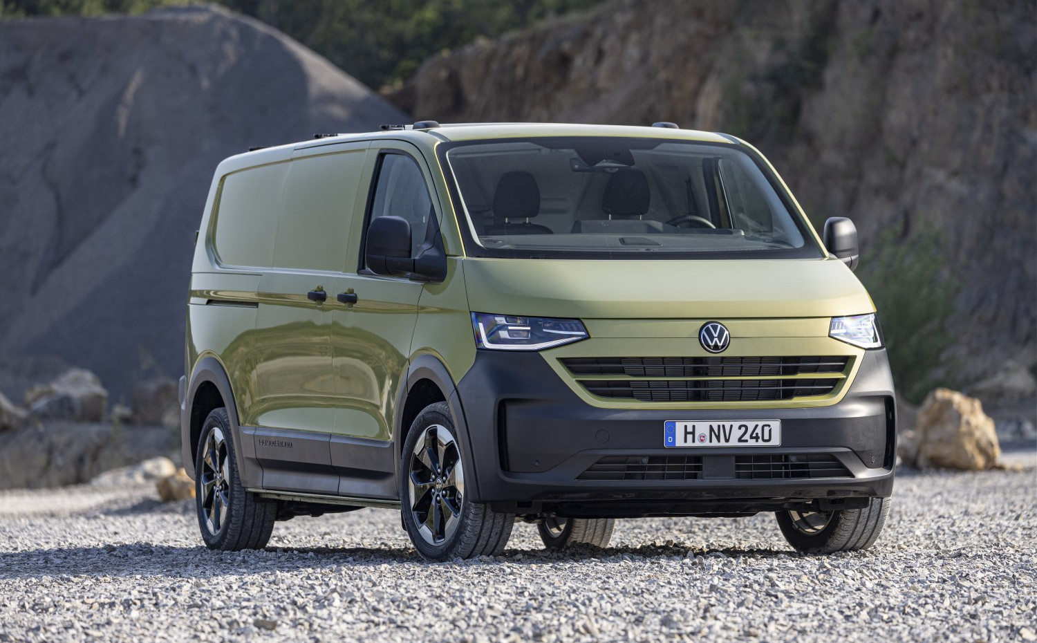 Volkswagen Transporter 2.0 TDI (150 Hp) L2H1 (2024 -) motor y ficha técnica