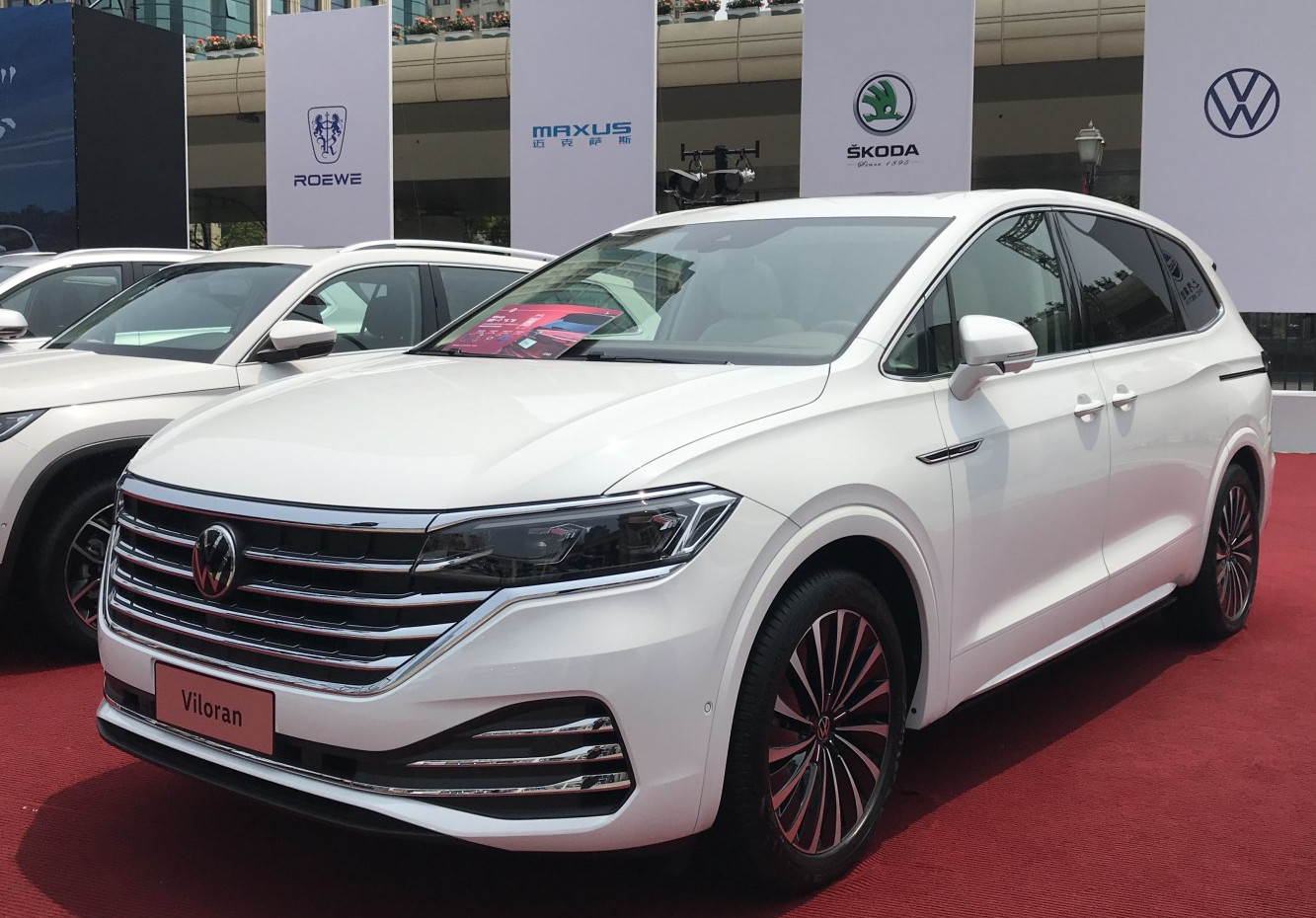 Volkswagen Viloran specs, engine options and consumption