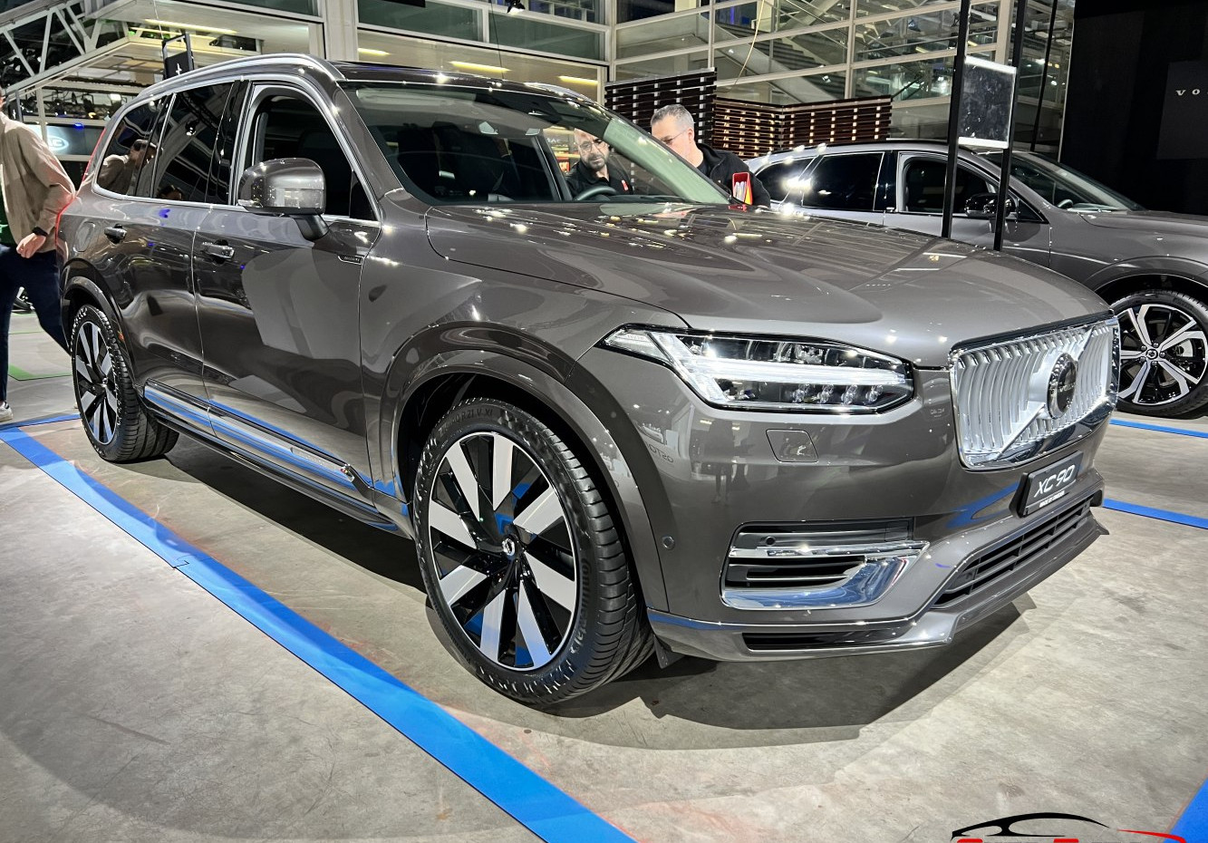 Photo of 2021 - 2024 Volvo Recharge 2.0 T8 (455 Hp) Plug-in Hybrid AWD Geartronic 6-7 Seat SUV (310 Hp) - technical specs and dimensions