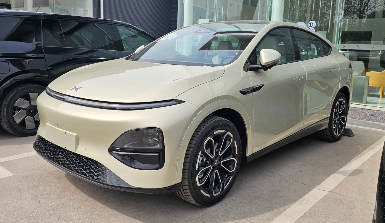 Xpeng G6 Ultra Long Range 80.8 kWh (296 Hp) Electric