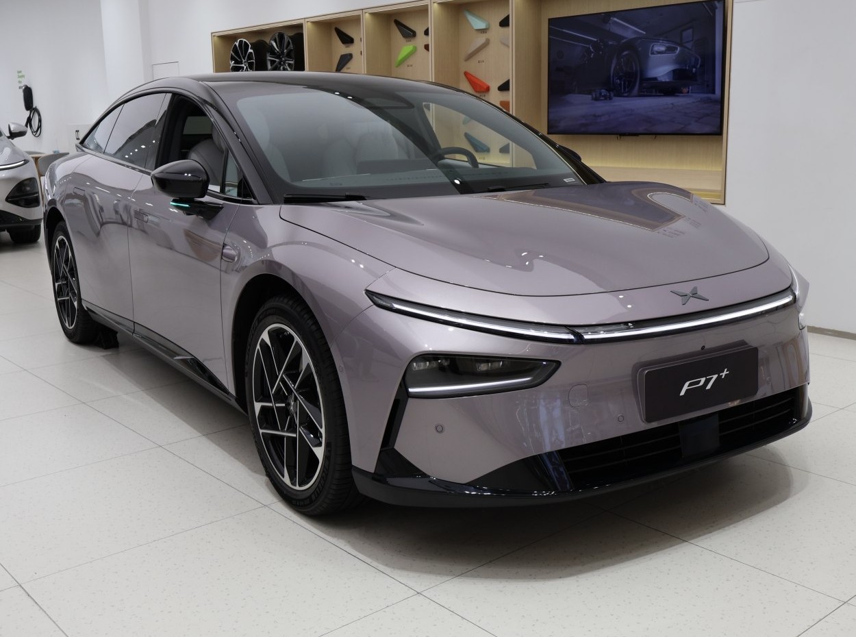 Xpeng P7 60.7 kWh (245 Hp)